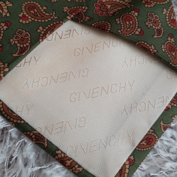 Vintage Givenchy tie - Picture 4 of 5